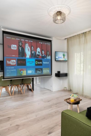 Apto Pirenarium l CINE l GARAJE l WIFI l TRASTERO